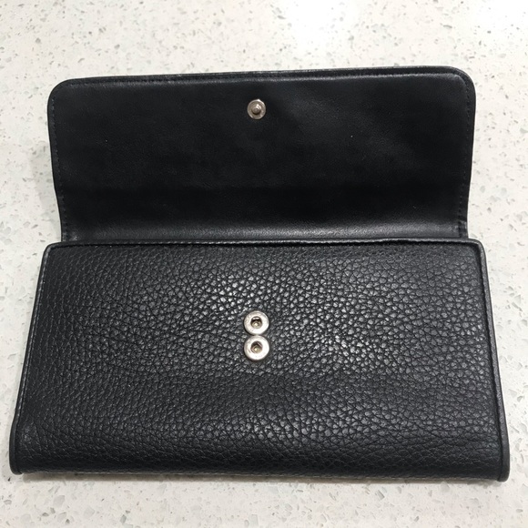 Guess Snap Closure Wallet - Picture 3 of 10
